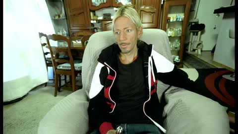Snapshot of 00jeff31 chatting on January 19, 9:22 am jeff online show from January 19, 9:22 am