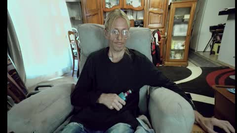 Snapshot of 00jeff31 chatting on September 17, 8:07 am jeff online show from September 17, 8:07 am