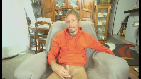 Snapshot of 00jeff31 chatting on February 24, 9:43 am jeff online show from February 24, 9:43 am