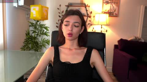 Olivia online show from May 2, 12:49 am