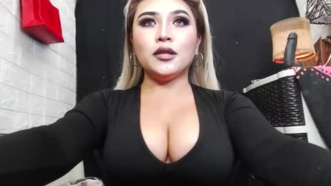 sexy kia online show from November 6, 5:43 am