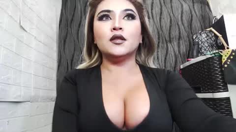 sexy kia online show from October 18, 8:07 am