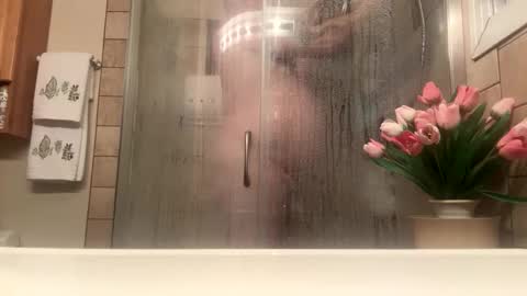 12sil online show from April 8, 12:52 pm