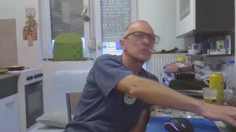 1973man online show from December 18, 2:01 pm