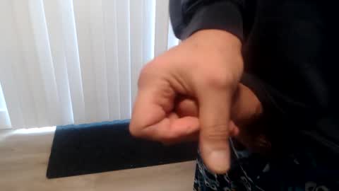 i erupt if you suck ur nipples 4 me and look at the camera while watching me online show from January 5, 7:28 pm