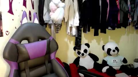 Snapshot of 1kandylove chatting on October 2, 2:43 am 1kandylove online show from October 2, 2:43 am