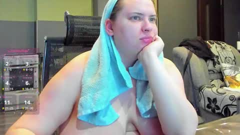 Snapshot of 1lindsey1 chatting on October 16, 7:19 am 1LINDSEY1 online show from October 16, 7:19 am