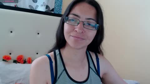 paola online show from April 13, 4:33 pm