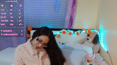 paola online show from December 17, 11:11 pm