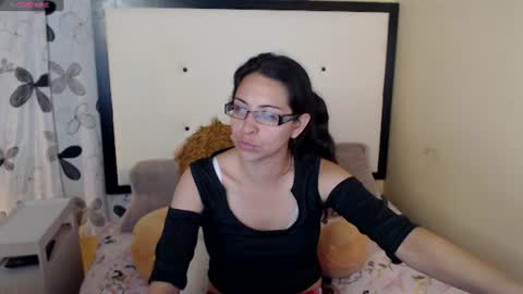 paola online show from June 14, 3:19 am