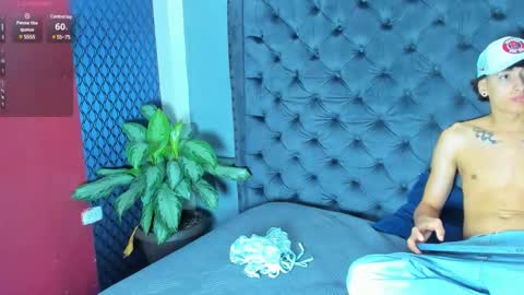 Snapshot of 1threestar chatting on February 22, 1:57 pm 1Threestar online show from February 22, 1:57 pm