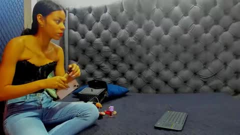 Snapshot of 1threestar chatting on March 1, 12:34 pm 1Threestar online show from March 1, 12:34 pm