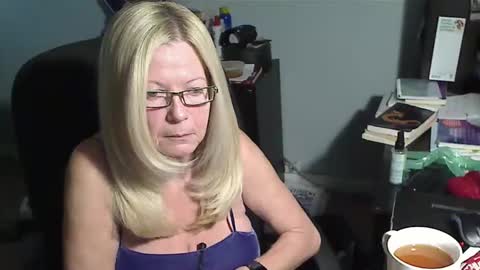 Susan online show from November 29, 4:42 am