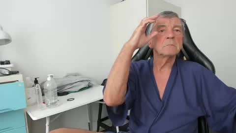 Henk online show from April 18, 12:07 pm