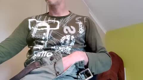 22_acacia_avenue online show from January 8, 10:32 am