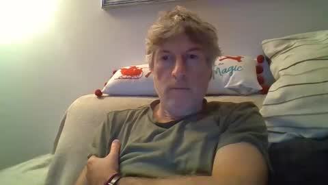 22esserre online show from November 1, 10:53 pm