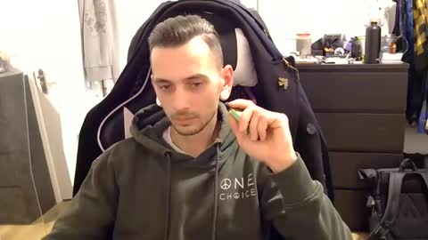 2323gary online show from December 8, 1:30 am