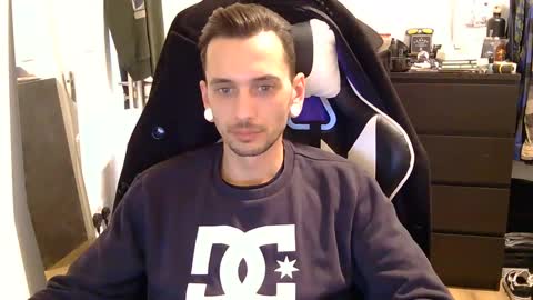 2323gary online show from January 4, 2:56 am