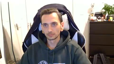 2323gary online show from September 19, 2:37 am