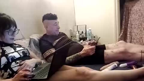 2_is_company_2026 online show from April 18, 3:30 am