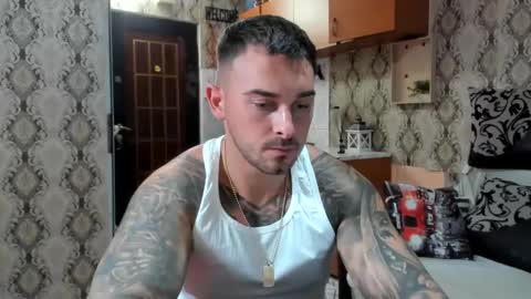 Snapshot of 2sexymuscles chatting on October 1, 8:08 pm 2sexymuscles online show from October 1, 8:08 pm