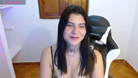 Snapshot of 3rika_gomez chatting on March 4, 1:23 am erika online show from March 4, 1:23 am