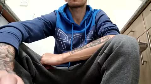 420feetloverr420 online show from September 16, 2:35 am