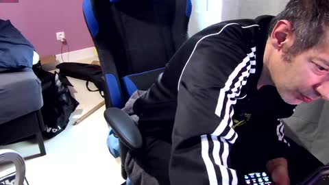 Larese Carlo online show from February 8, 9:03 am