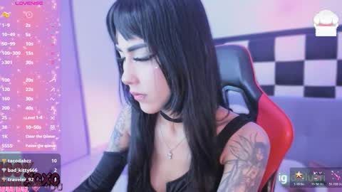  luarii   online show from November 24, 9:02 pm