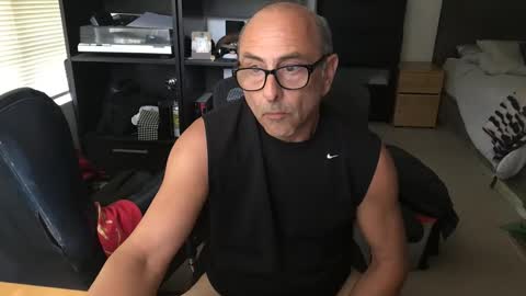 daddy vegas  for single women and couples here online show from February 9, 10:01 pm