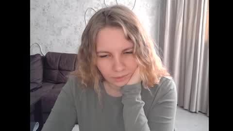 Snapshot of 69riley_reid69 chatting on October 27, 4:34 am 69Riley Reid69 online show from October 27, 4:34 am