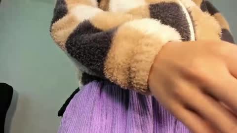    online show from April 3, 10:17 pm