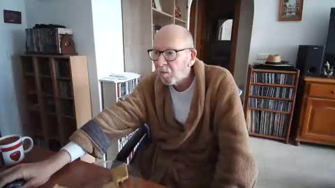  Papi  online show from March 1, 9:35 am