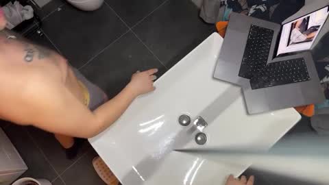 Patrick online show from February 28, 4:43 am