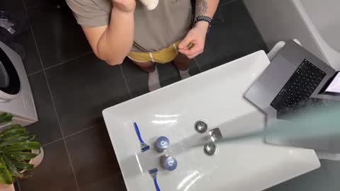 Patrick online show from January 24, 3:54 am