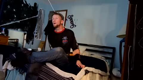 8over6 online show from December 22, 10:04 pm