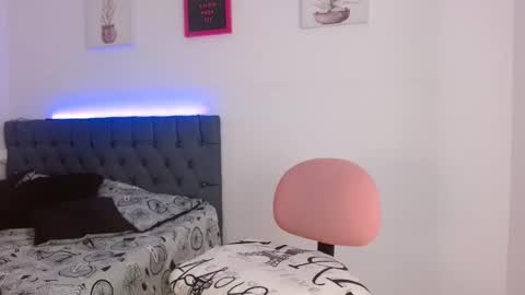 Snapshot of _abby_cooper_ chatting on January 24, 3:43 am Abby Cooper online show from January 24, 3:43 am