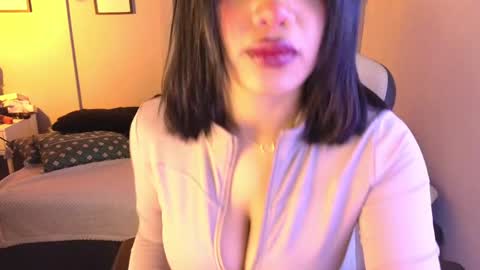 abigaill online show from January 18, 8:10 am