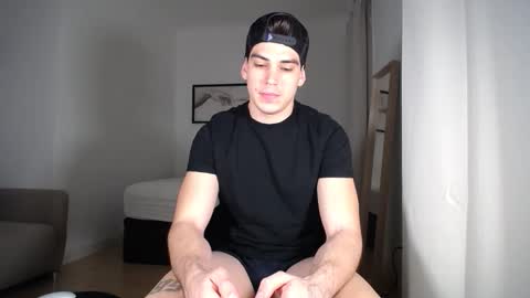 _aesthetic online show from April 1, 6:27 pm