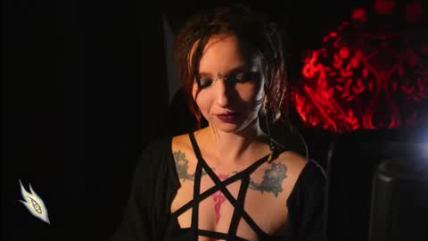 Snapshot of _alicemorrison_ chatting on October 16, 6:29 pm Alice Morrison Mistress Datura online show from October 16, 6:29 pm