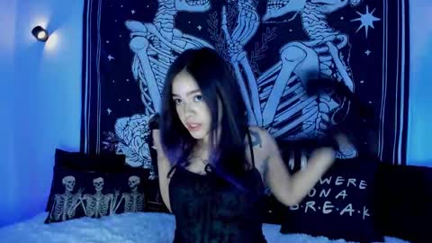 _alicesasha_ online show from December 5, 7:18 am