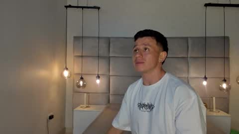 Andrew online show from December 25, 1:19 pm