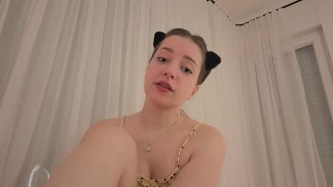 Anna online show from March 10, 4:11 pm