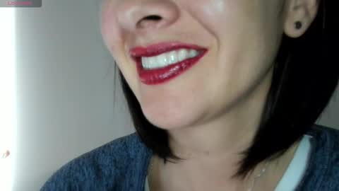Snapshot of _antomouth_paradise chatting on October 15, 2:18 pm antonia online show from October 15, 2:18 pm