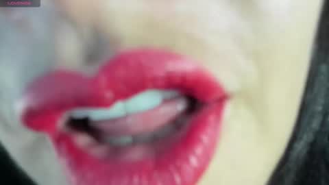 antonia online show from December 18, 1:28 pm