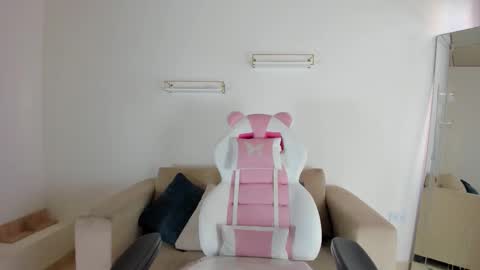    online show from October 22, 12:29 pm