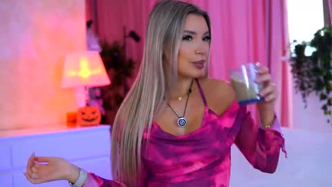 Arielle online show from November 7, 10:29 am