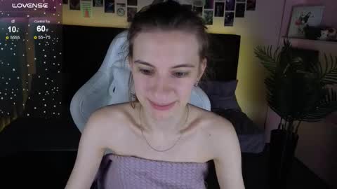 Snapshot of _ash_leyy_ chatting on September 23, 1:43 am _ash_leyy_ online show from September 23, 1:43 am