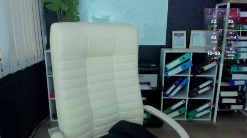 Snapshot of _ash_leyy_ chatting on October 18, 5:00 am _ash_leyy_ online show from October 18, 5:00 am
