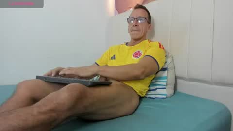 Axel online show from June 17, 1:27 pm
